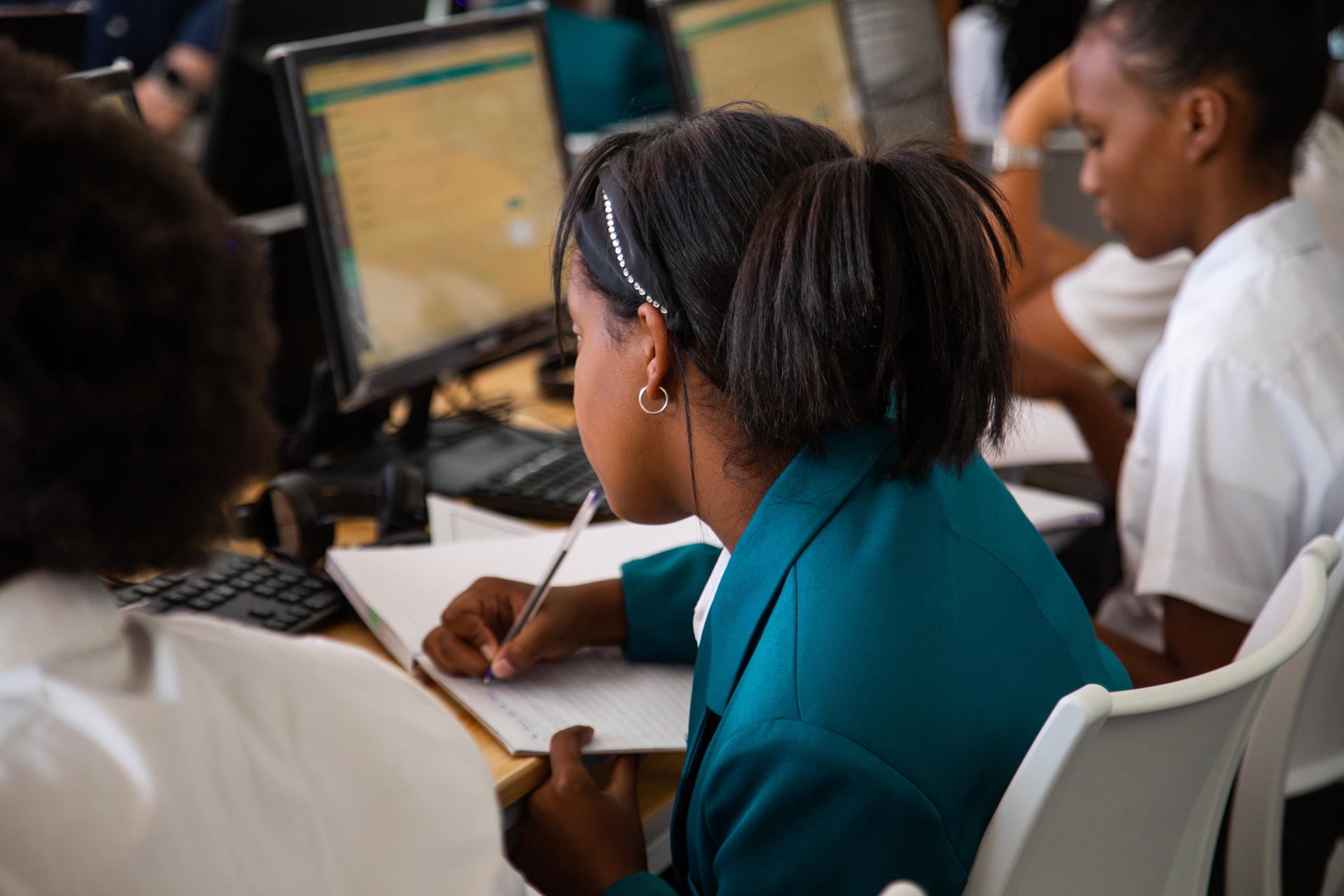 apex-education-network-of-schools-page-apex-eersteriviers-image